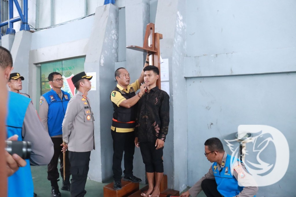 Kapolres Bojonegoro Tinjau Seleksi Calon Anggota Polri Terpadu 2024