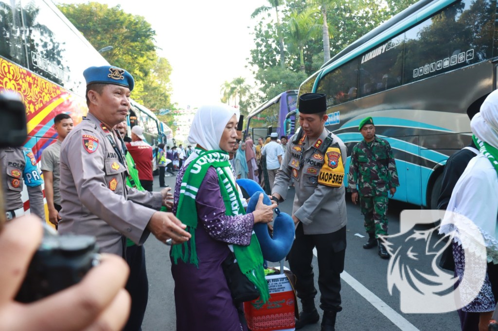 Polres Bojonegoro Lakukan Pengamanan Pemberangkatan Jamaah Calon&nbsp;Haji