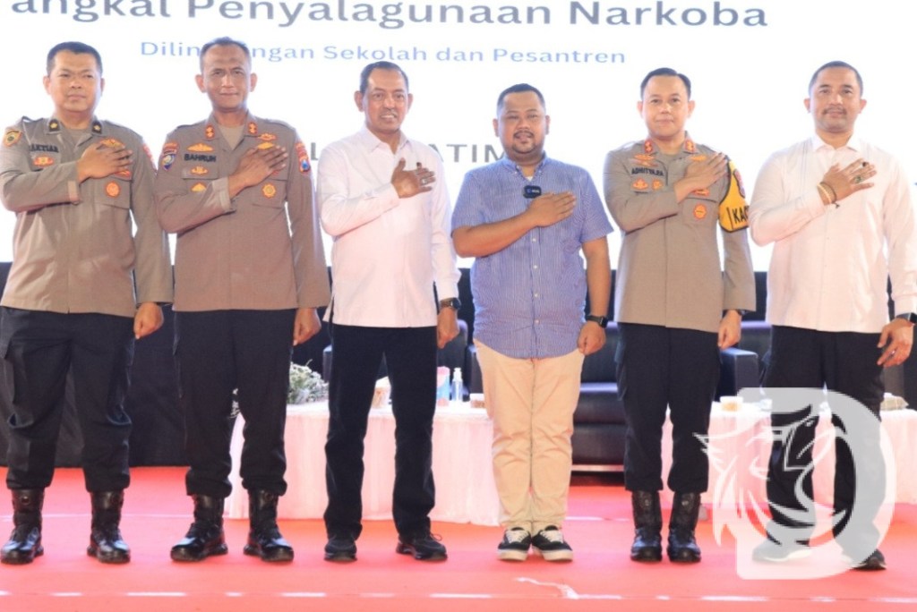 Ditresnarkoba Polda Jatim Gandeng Polres Roadshow Tangkal Narkoba Sasar Pelajar dan Santri di Gresik